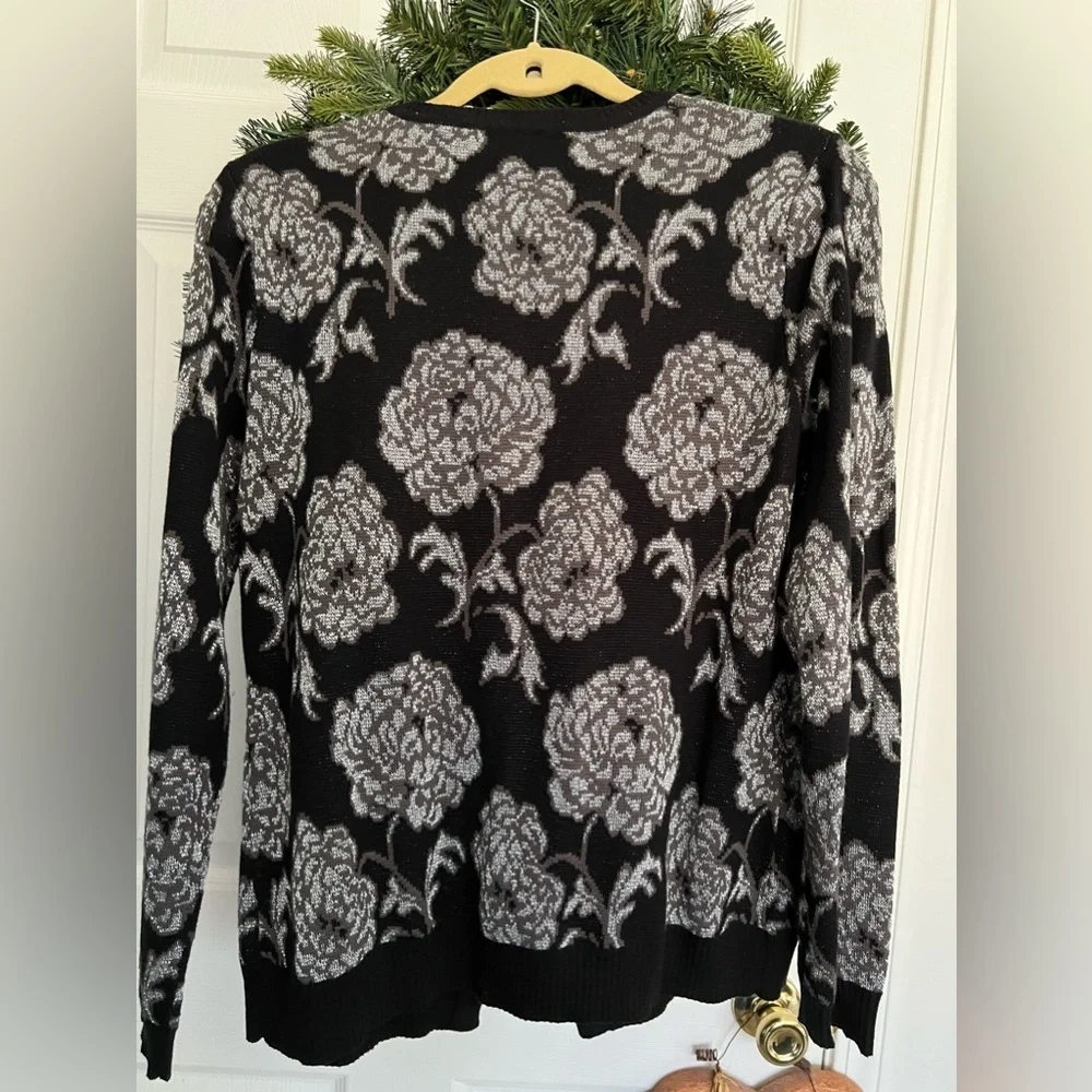 Isaac Mizrahi sweater euc size medium - Picture 5 of 9